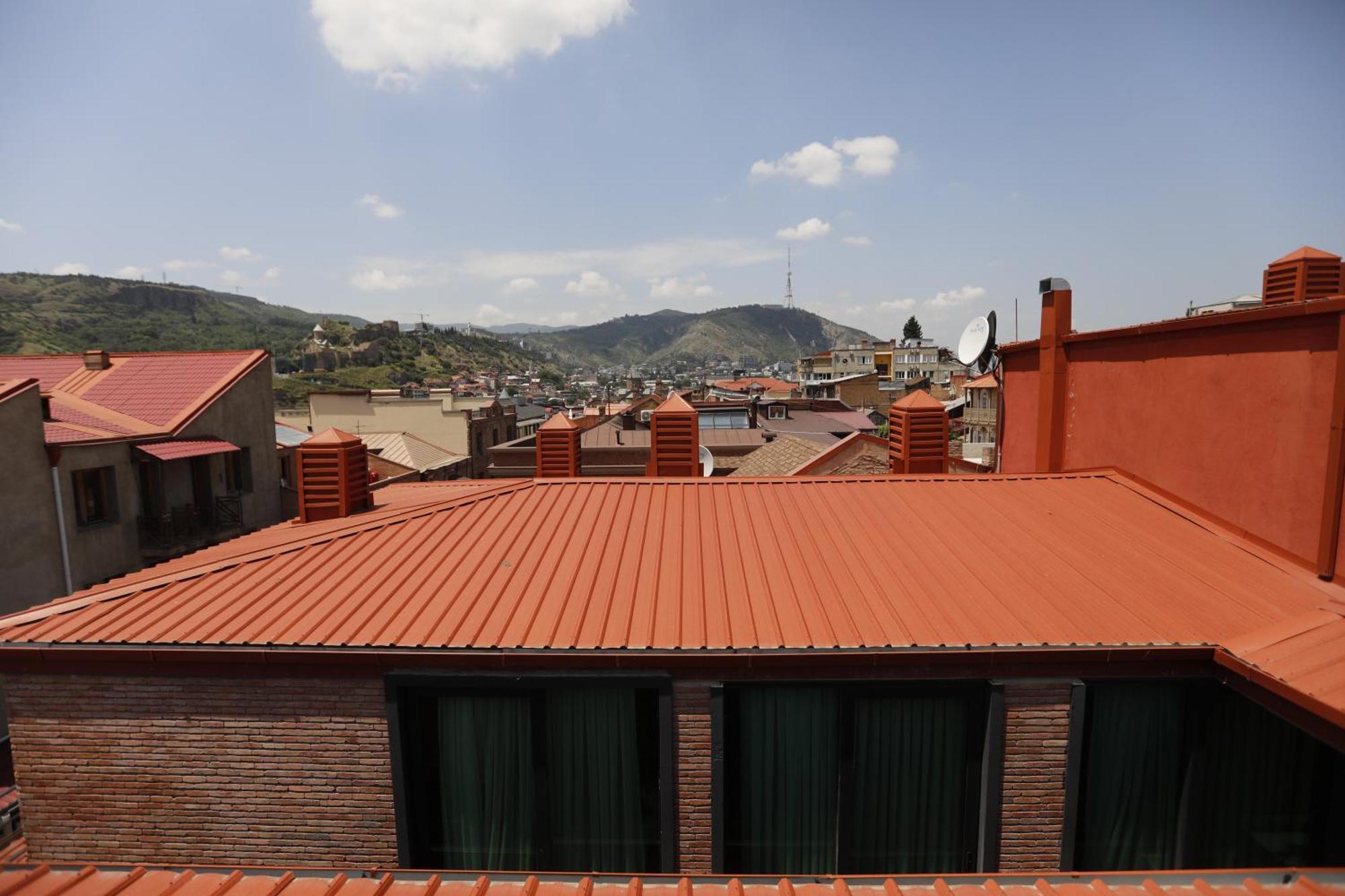 M 1 T Hotel Tiflis Exterior foto