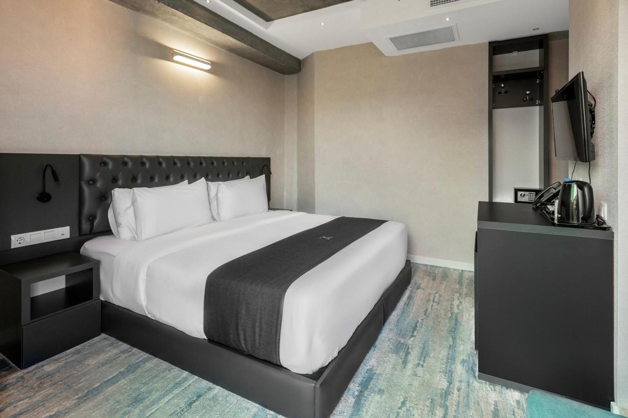 M 1 T Hotel Tiflis Exterior foto